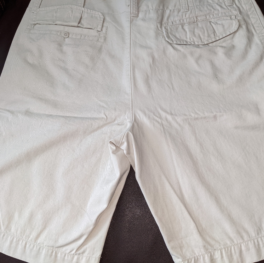 Old Navy Loose fitting men's shorts size 40 NWOT